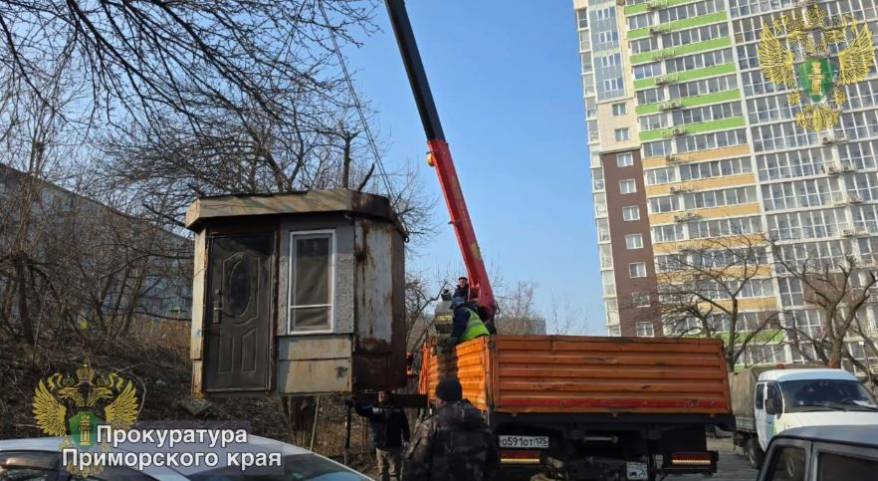 Незаконная автостоянка ликвидирована во Владивостоке