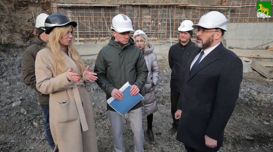 Константин Шестаков нагрянул на скандально известную стройку Владивостока