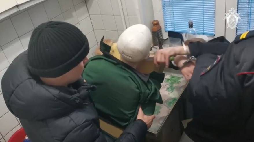 Житель Арсеньева пытался убить двух знакомых