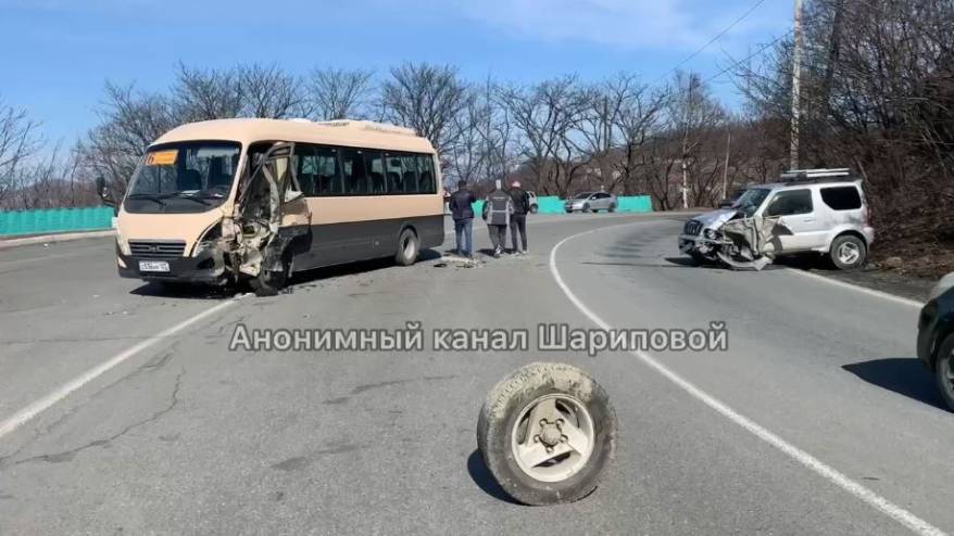 "Разбросало в разные стороны": жесткое ДТП с участием пассажирского автобуса в Приморье