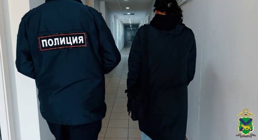 Задержана девушка, стрелявшая из окна жилого дома во Владивостоке