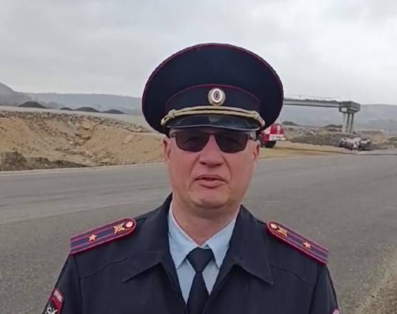 Трасса перекрыта: на месте ЧП - полиция и спасатели Трасса перекрыта: на месте ЧП - полиция и спасатели