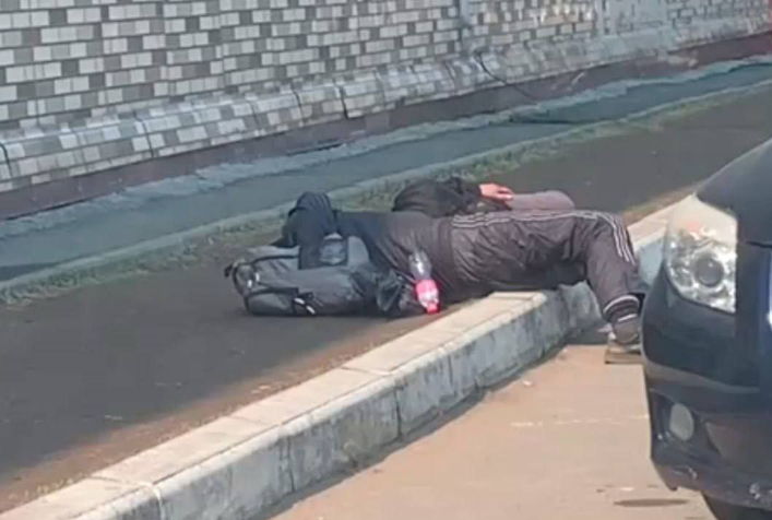 "Смотреть противно": влюбленная парочка смутила жителей Находки