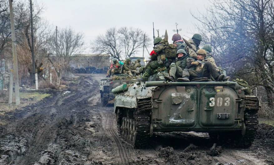 Экипажи БМП-3 ТОФ тренируют на полигоне элементы ведения современного боя по опыту СВО Экипажи БМП-3 ТОФ тренируют на полигоне элементы ведения современного боя по опыту СВО
