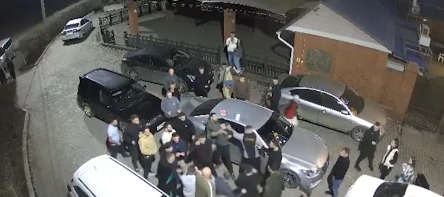 "Люди разбегались кто куда": массовую бойню устроили посетители ресторана в Лесозаводске