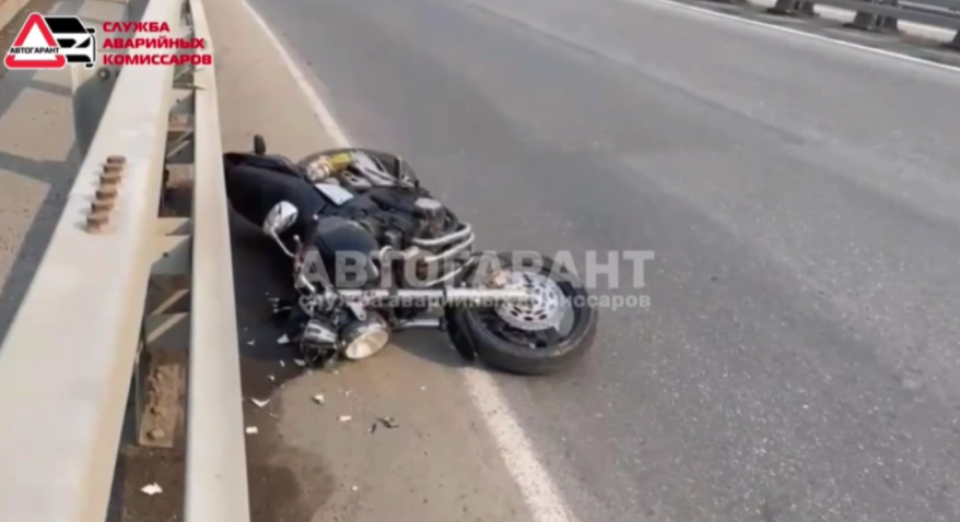 Байкер разбился насмерть во Владивостоке Байкер разбился насмерть во Владивостоке