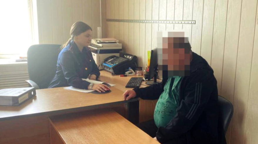 В Уссурийске мужчина открыл стрельбу по детям из окна своей квартиры