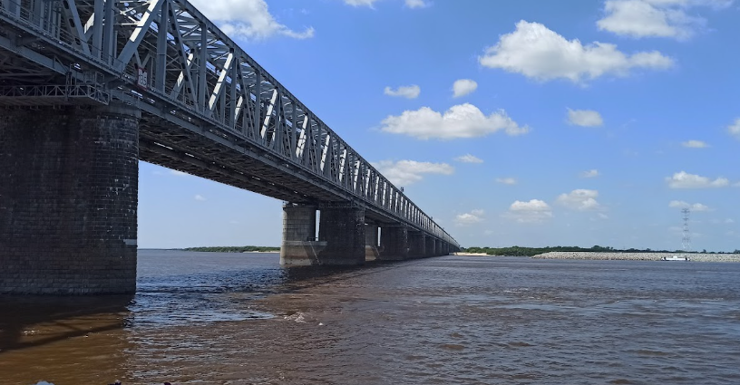 Владелец судна "Поток" заплатит ущерб за повреждение железнодорожного моста через реку Амур Владелец судна "Поток" заплатит ущерб за повреждение железнодорожного моста через реку Амур