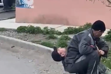 "Мерзость": строители элитного ЖК во Владивостоке прибегли к необычному методу релаксации "Мерзость": строители элитного ЖК во Владивостоке прибегли к необычному методу релаксации