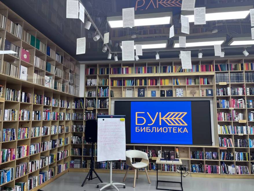 Библиотечный фонд Владивостока прирастает тысячами книг приморских авторов. В чем секрет?