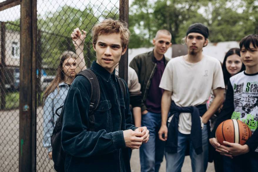 Звезда сериала "Слово пацана" объявился в Славянке Звезда сериала "Слово пацана" объявился в Славянке