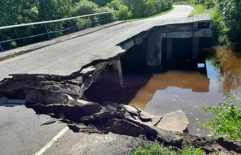 Мост рухнул в Приморье Мост рухнул в Приморье
