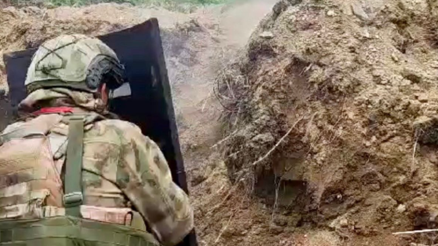 На приморском полигоне морпехи опробовали бронещит, стоящий на вооружении у спецназа