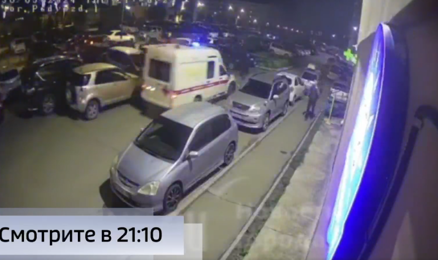 Женщина родила ребенка на лавочке во дворе жилого дома во Владивостоке