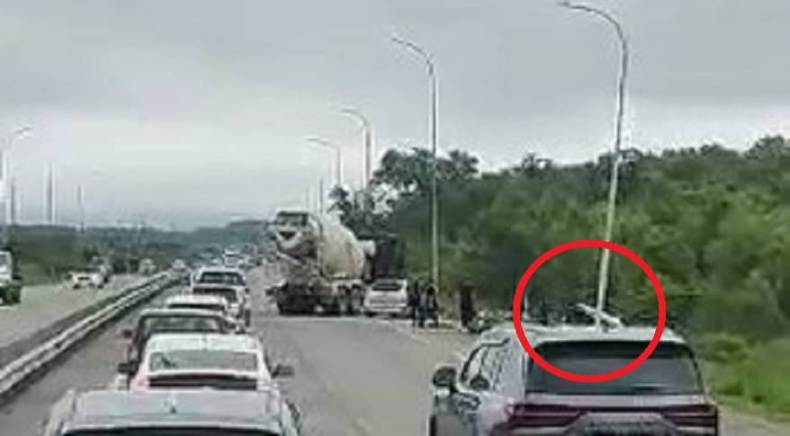 «Зловещее место»: авто «размоталось» о столб и улетело в кювет