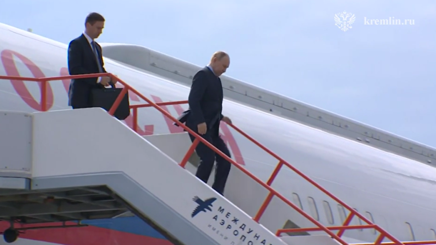 Владимир Путин прилетел на Дальний Восток