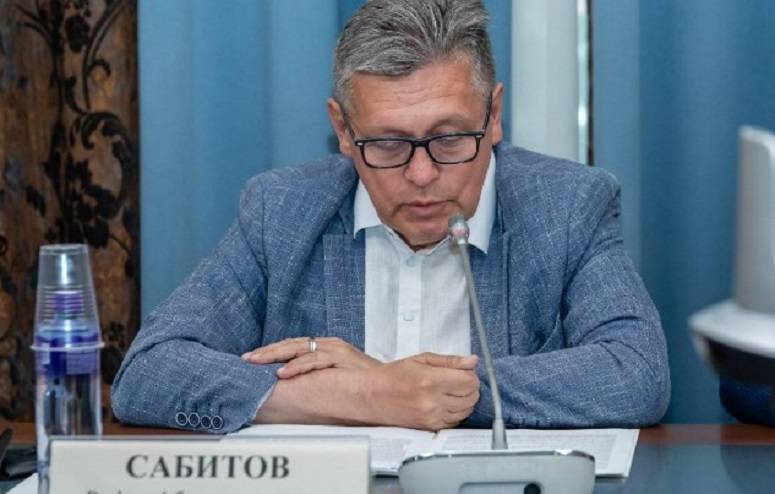 Рифат Сабитов выступил модератором обсуждения, посвященного закону о «серых» SIM-картах