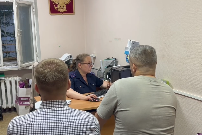 Во Владивостоке задержали мужчину, который силой увез на автомобиле чужого ребенка