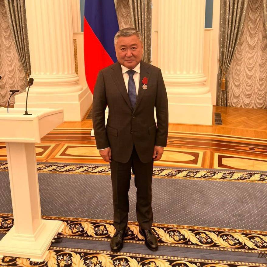 Главе Артема вручили Орден за заслуги перед Отечеством II степени Главе Артема вручили Орден за заслуги перед Отечеством II степени