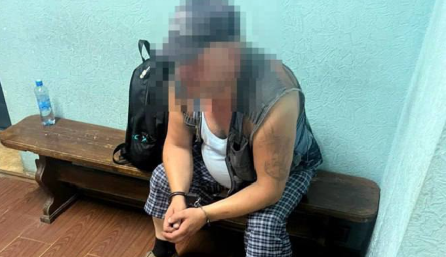 Выстрелил в спину: серьезный инцидент произошел на авторынке в Приморье