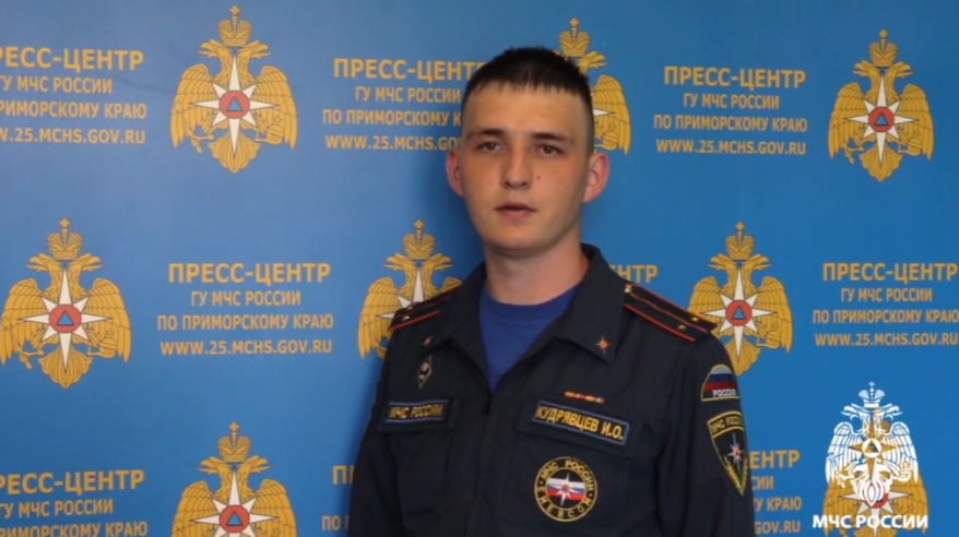 Огромные волны и порывистый ветер: экстренное предупреждение от МЧС Приморья Огромные волны и порывистый ветер: экстренное предупреждение от МЧС Приморья