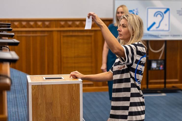 Многодетным семьям Владивостока передали еще 17 земельных участков Многодетным семьям Владивостока передали еще 17 земельных участков