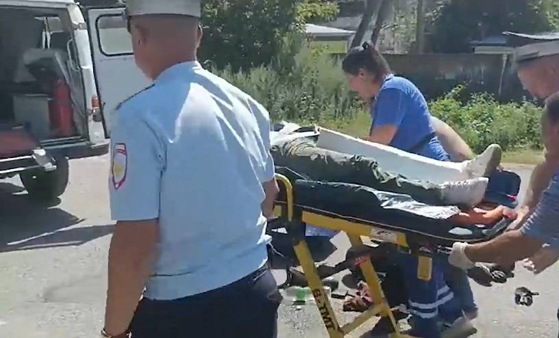 Семья на мотоцикле разбилась в ДТП в Надеждинском районе