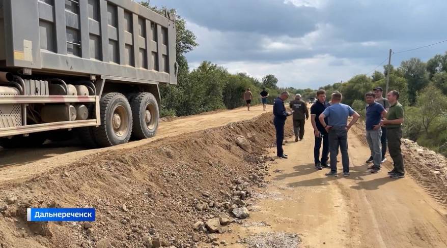 Губернатор Олег Кожемяко ход строительства дамбы в Дальнереченске Губернатор Олег Кожемяко ход строительства дамбы в Дальнереченске