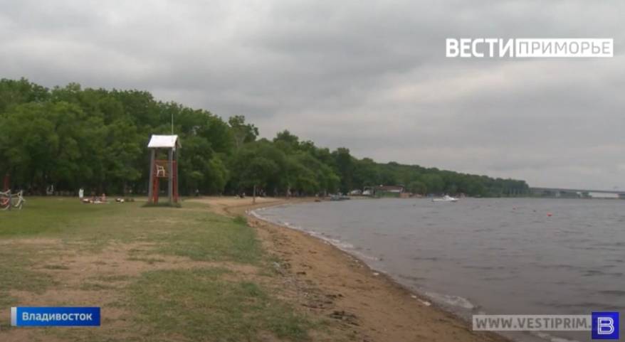 Развлечение двух мужчин на пляже вызвало гнев окружающих