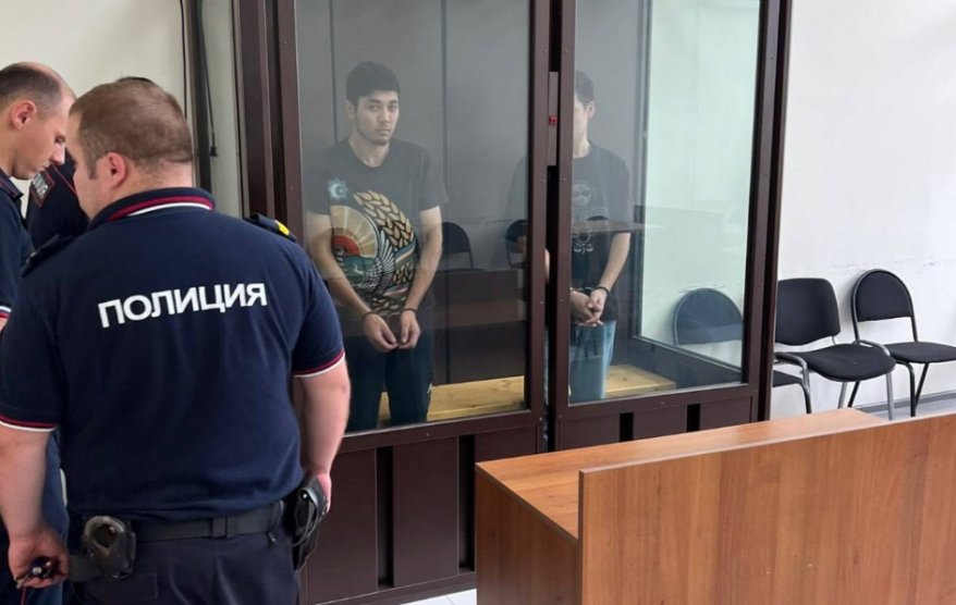 В Приморье два мигранта напали на полицейских, пытаясь совершить побег из ЦВС