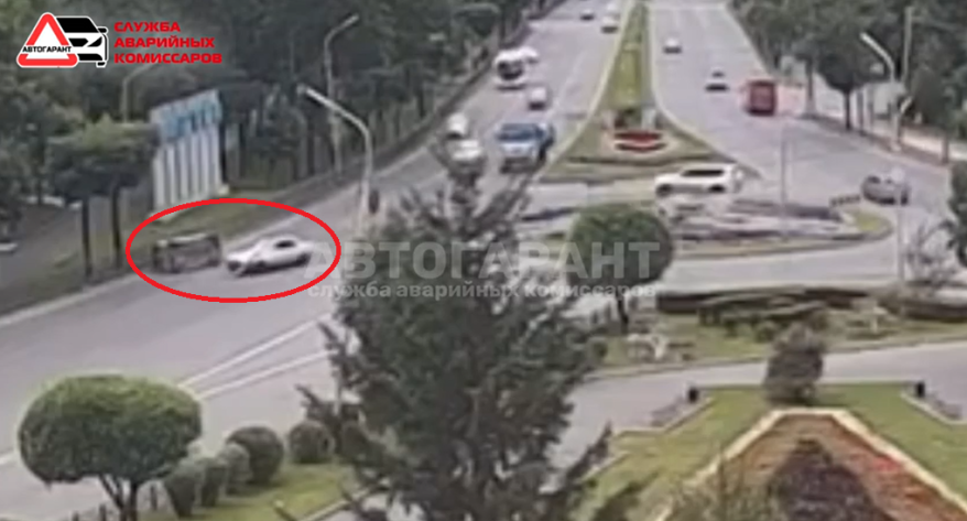 Toyota Cresta протаранила Subaru Stella в Приморье Toyota Cresta протаранила Subaru Stella в Приморье