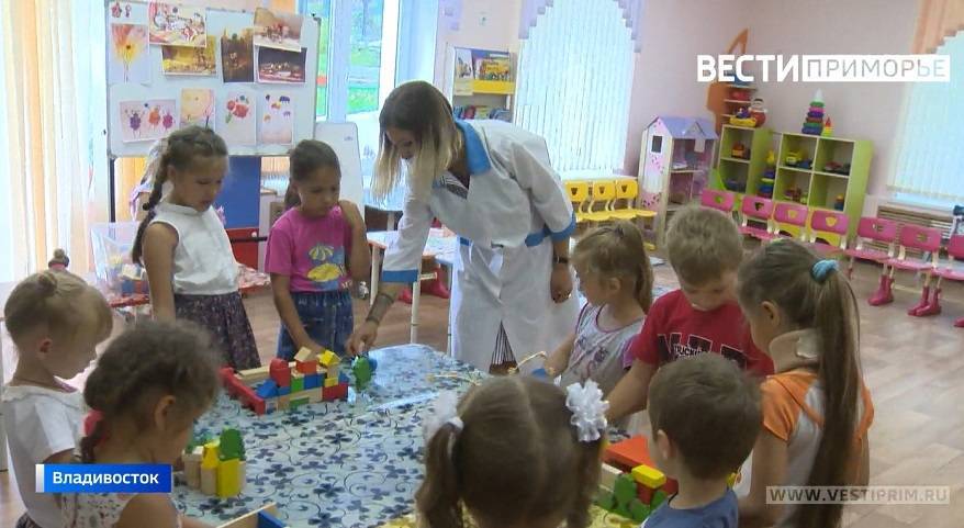 Детсады Владивостока укомплектованы педагогами на 89%