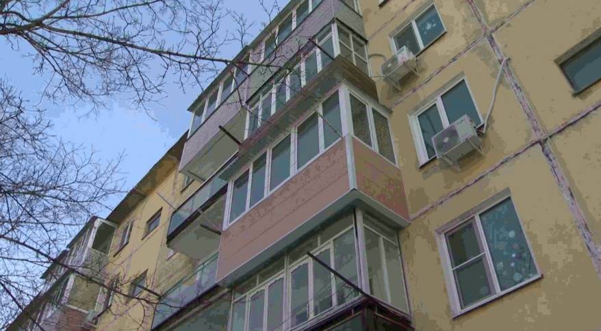 Мужчина открыл стрельбу из ружья с балкона жилого дома в Приморье Мужчина открыл стрельбу из ружья с балкона жилого дома в Приморье