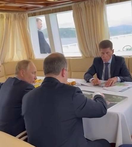 Началась рабочая программа Владимира Путина во Владивостоке Началась рабочая программа Владимира Путина во Владивостоке