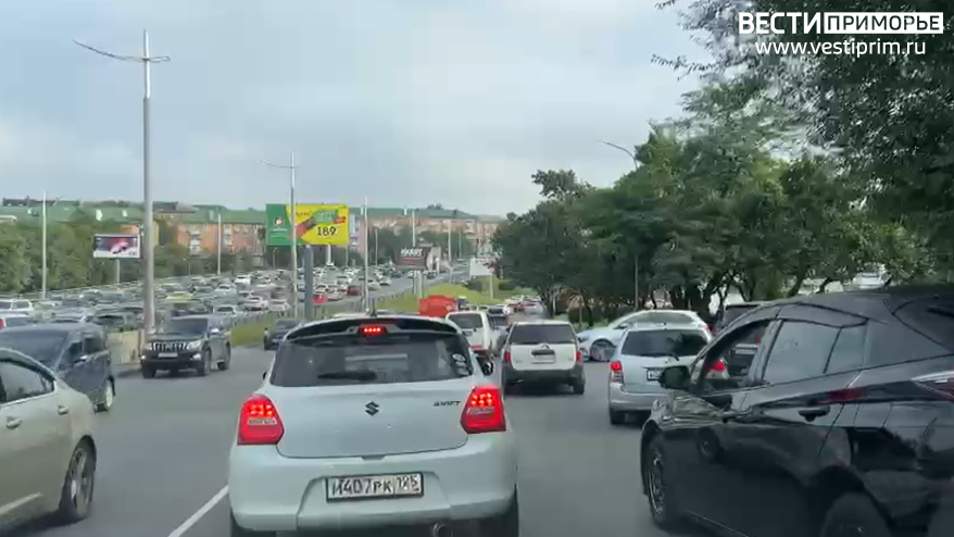 Владивосток сковали гигантские пробки