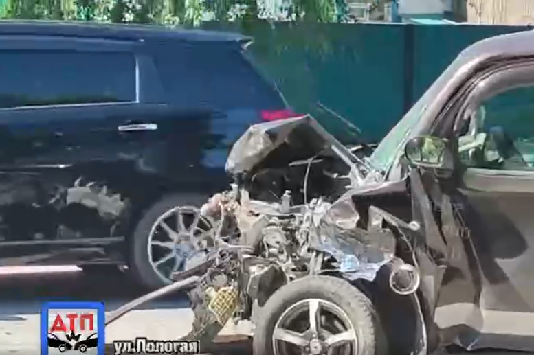 "Какой ужас! Все живы?": лютейшее ДТП попало на видео в Приморье