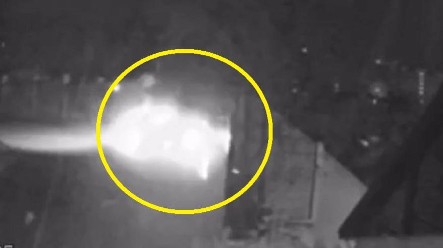Дорогое ДТП: момент падения Porsche Cayenne с обрыва попал на видео Дорогое ДТП: момент падения Porsche Cayenne с обрыва попал на видео