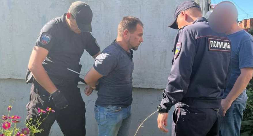 Во Владивостоке наркоман, искавший "закладку", напал с ножом на мужчину Во Владивостоке наркоман, искавший "закладку", напал с ножом на мужчину