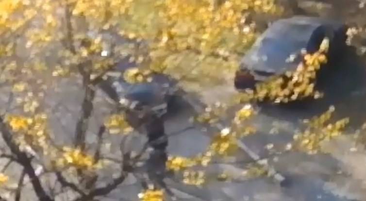 Маленький вандал сделал авто «красивым» во Владивостоке Маленький вандал сделал авто «красивым» во Владивостоке