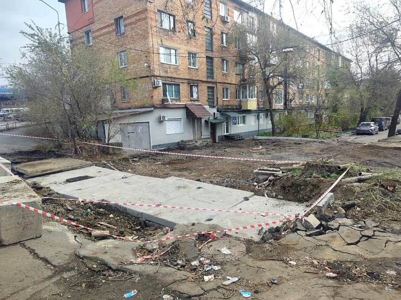 Разрушенный ливневой коллектор на улице Фадеева восстанавливают