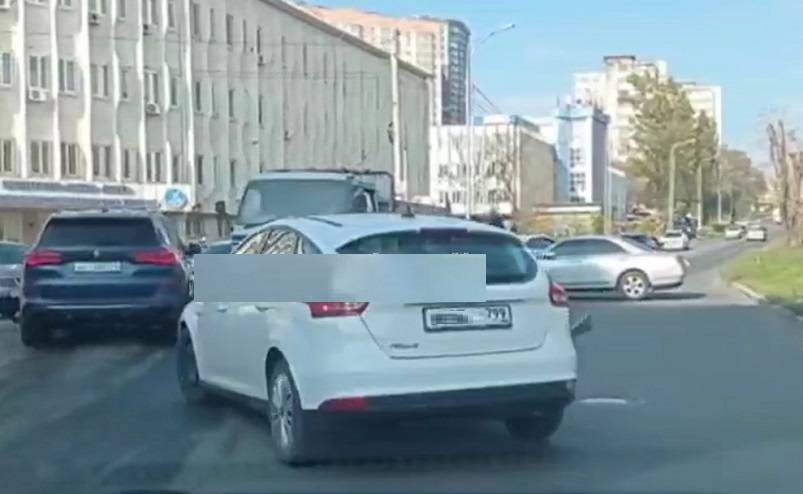 Автобусы разворачиваются: ДТП «блокировало» проезд на дороге Владивостока Автобусы разворачиваются: ДТП «блокировало» проезд на дороге Владивостока