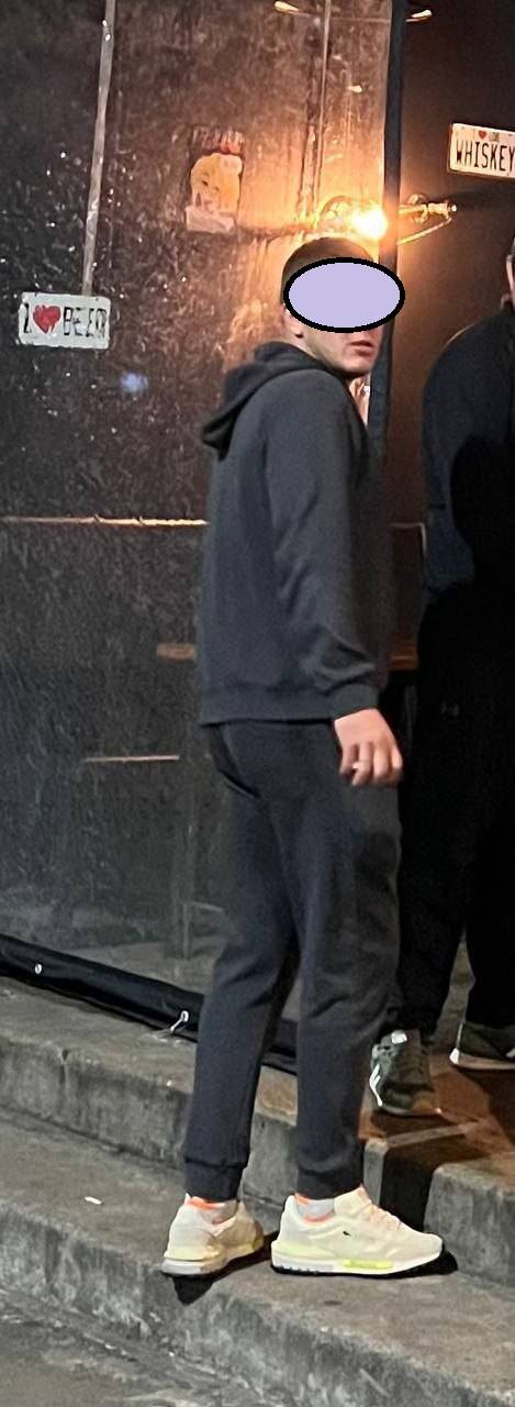 "Сотрудник ФСБ"  вступил в конфликт с девушкой около одного из баров Владивостока