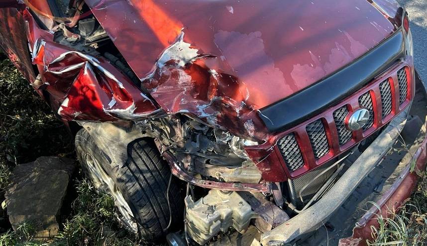 Kluger отправил в кювет универсал Nissan AD Kluger отправил в кювет универсал Nissan AD