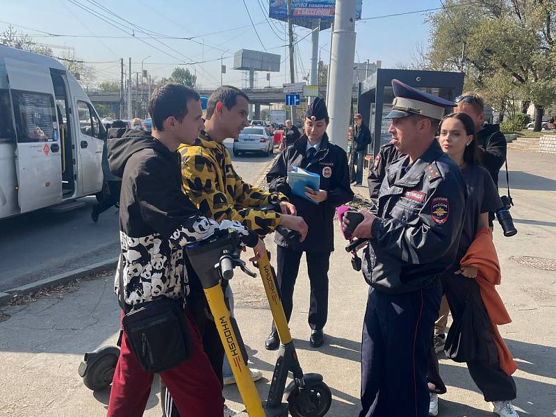 Полторы сотни пользователей самокатов оштрафовали во Владивостоке Полторы сотни пользователей самокатов оштрафовали во Владивостоке