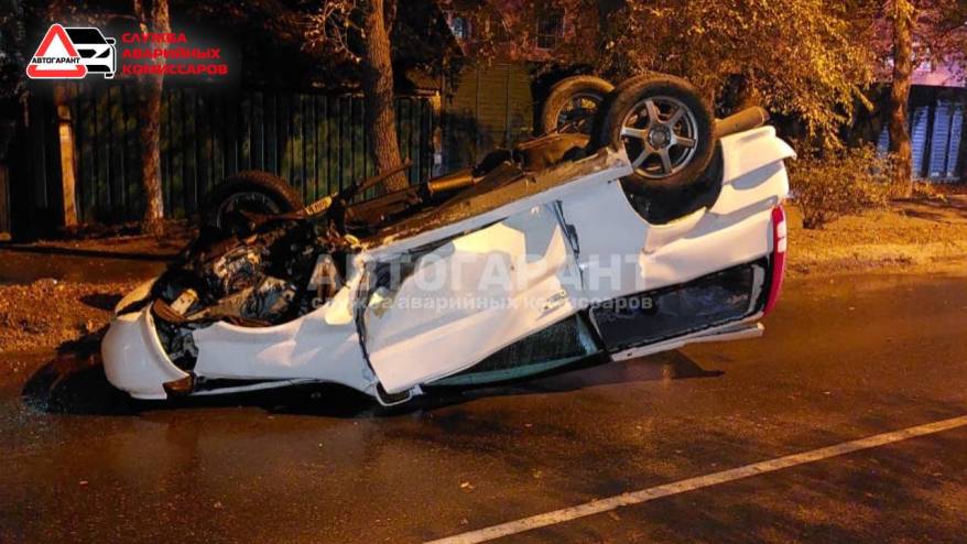 Во Владивостоке лихач перевернул мини-кроссовер на крышу Во Владивостоке лихач перевернул мини-кроссовер на крышу