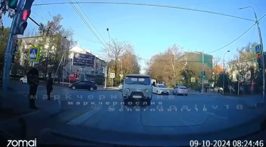 "Не выдержали нервы": водитель "головастика" устроил жителю Уссурийска недоброе утро