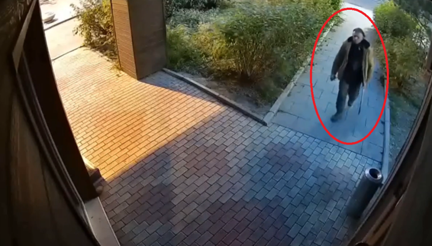 В приступе ярости: дикий поступок мужчины во Владивостоке попал на видео