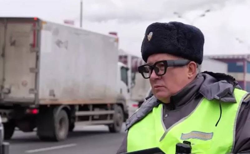 Чудо-очки помогут инспектору увидеть документы водителя еще до их проверки