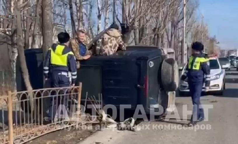 Кульбит и в ограждения: серьезное ДТП - на дороге Артема