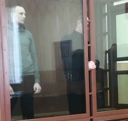 Жители г. Артёма осуждены за поджог военкомата Жители г. Артёма осуждены за поджог военкомата